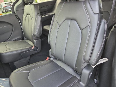 2027 Chrysler Pacifica LX FWD