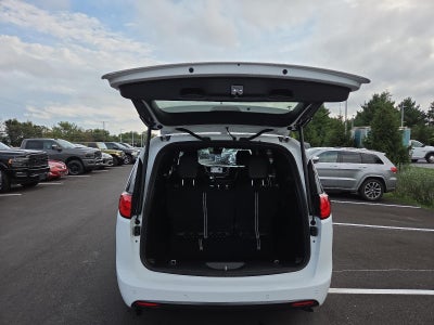 2027 Chrysler Pacifica LX FWD