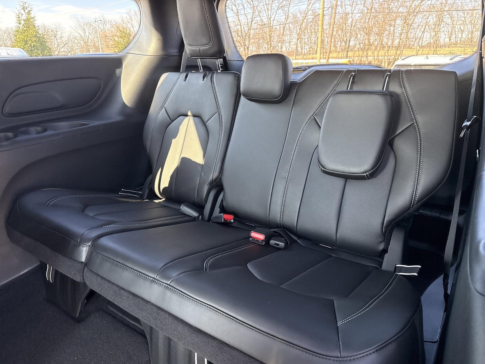 2026 Chrysler Voyager LX FWD