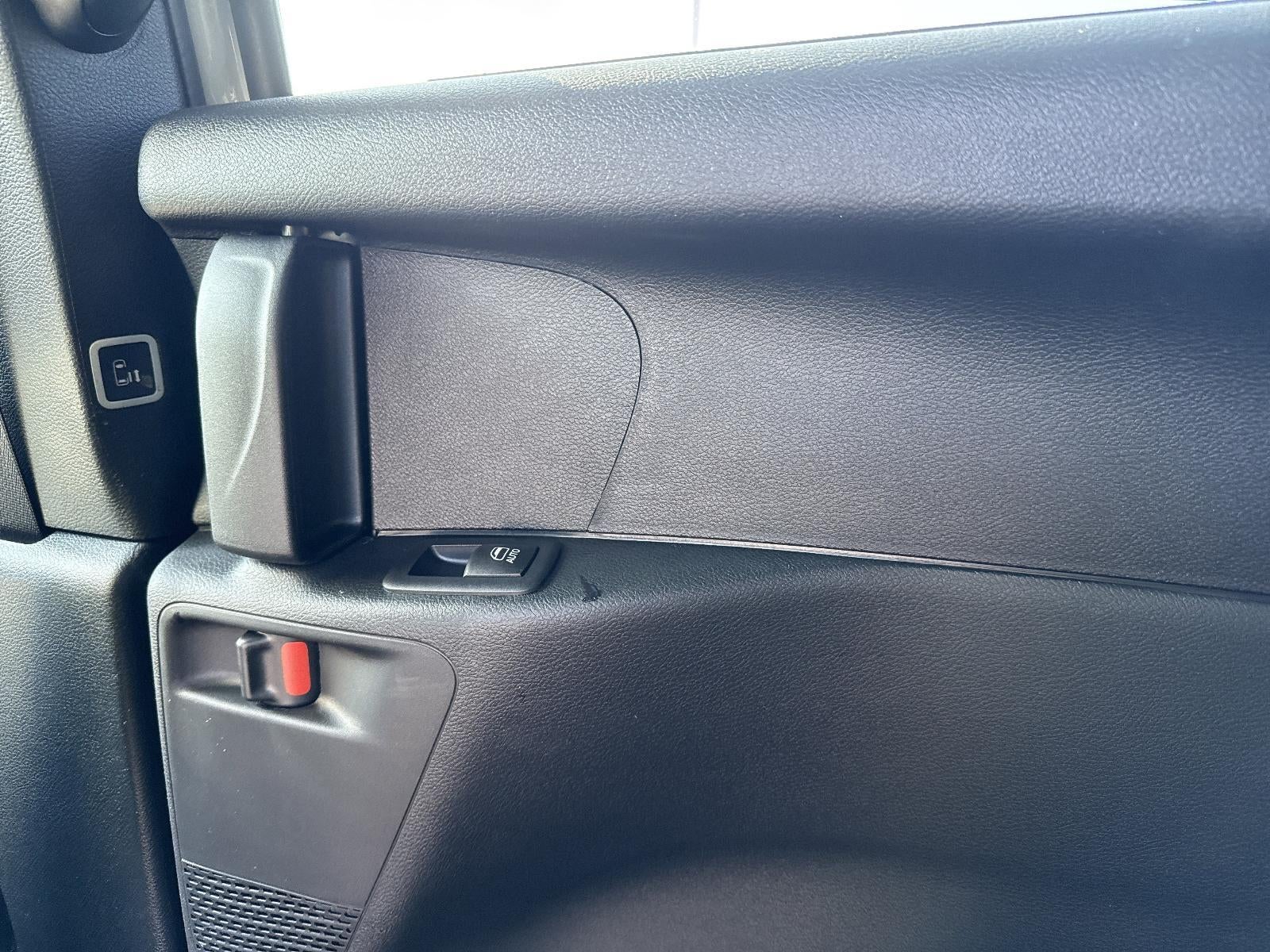 2026 Chrysler Voyager LX FWD