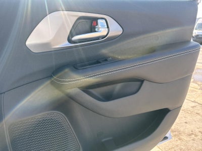 2026 Chrysler Voyager LX FWD