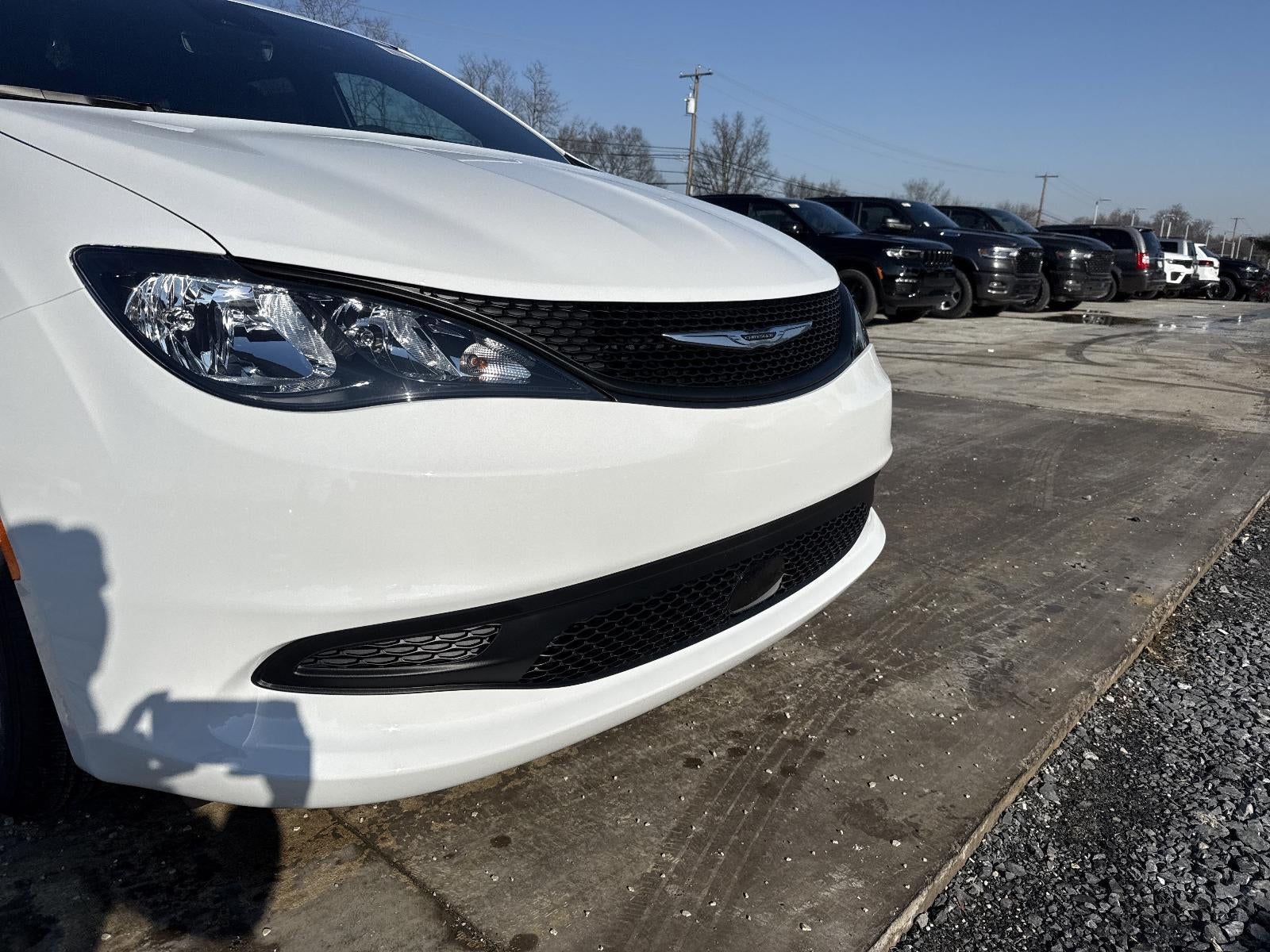 2026 Chrysler Voyager LX FWD