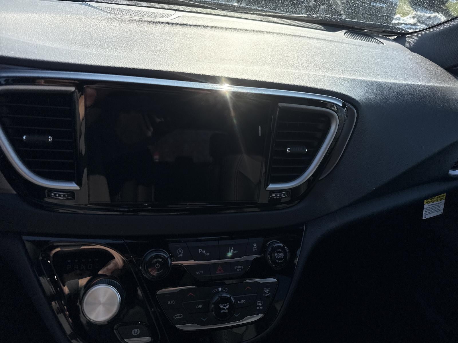 2026 Chrysler Voyager LX FWD