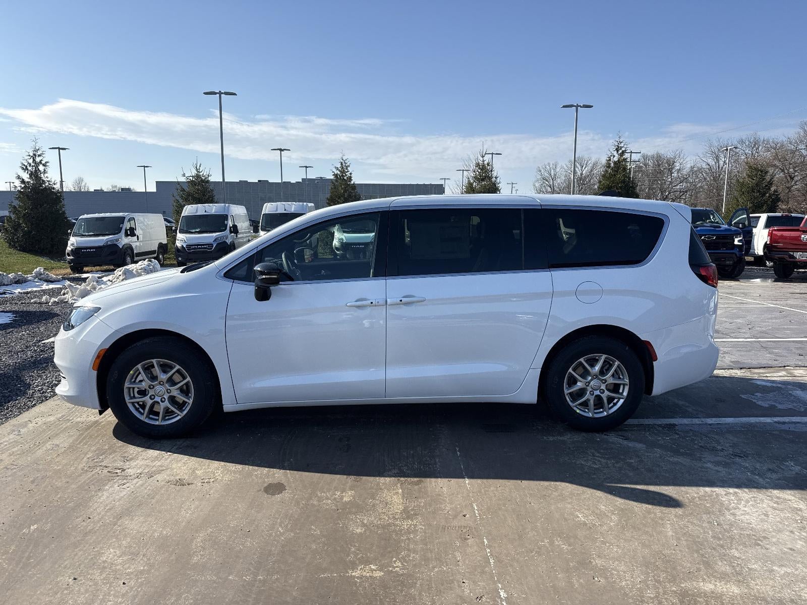 2026 Chrysler Voyager LX FWD