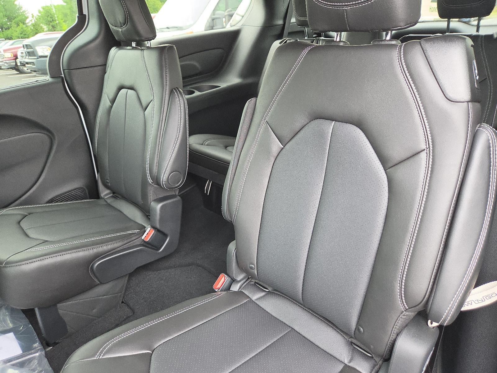 2027 Chrysler Pacifica LX FWD