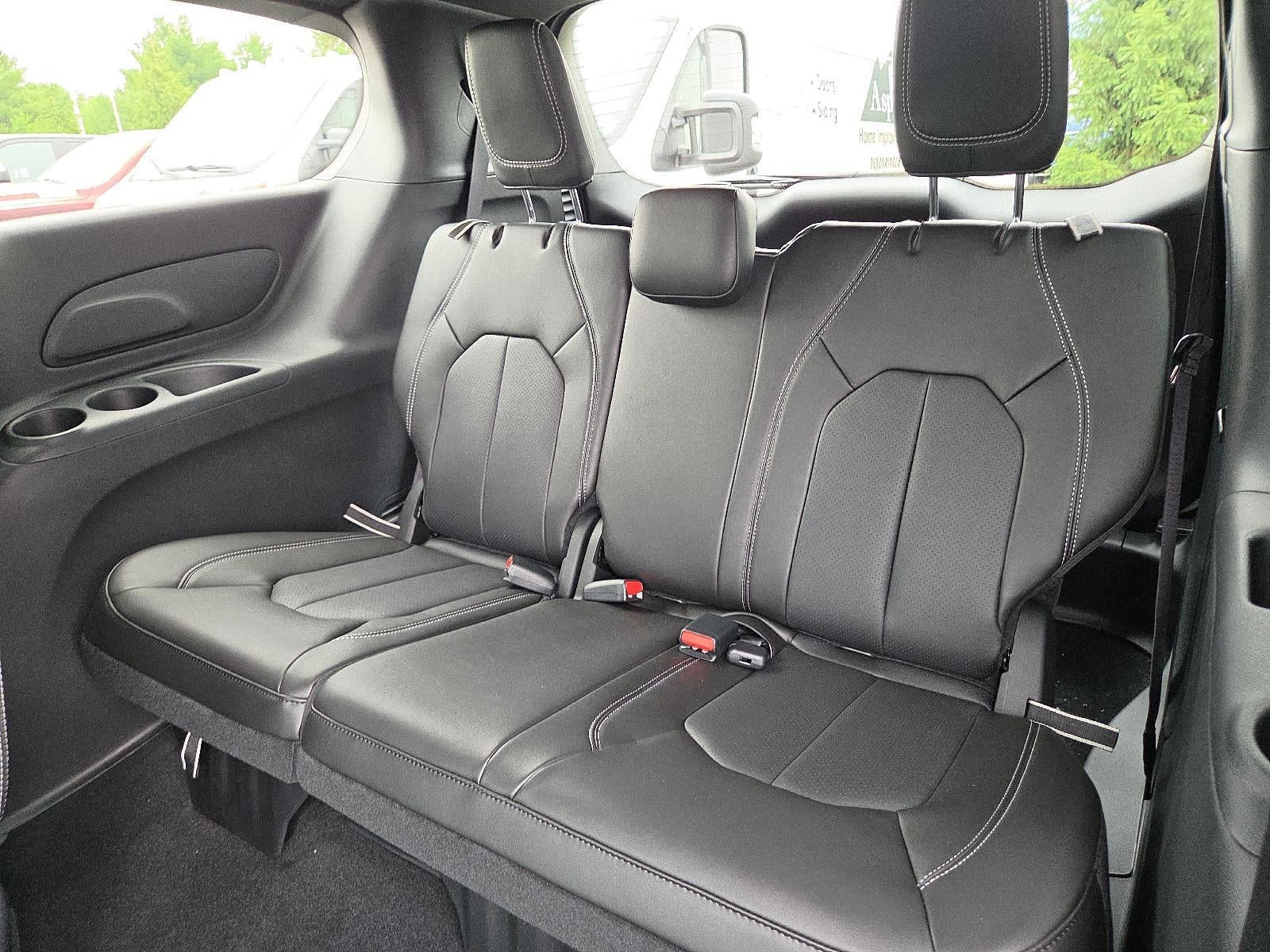 2027 Chrysler Pacifica LX FWD