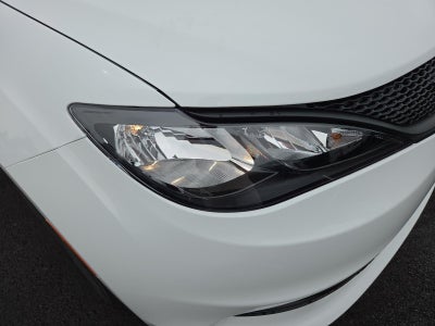 2027 Chrysler Pacifica LX FWD