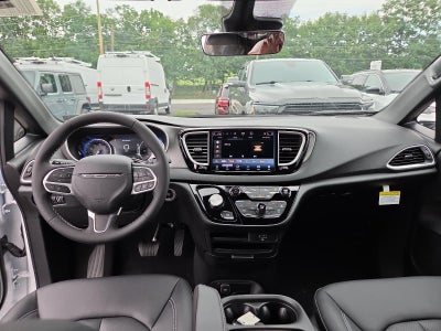 2027 Chrysler Pacifica LX FWD