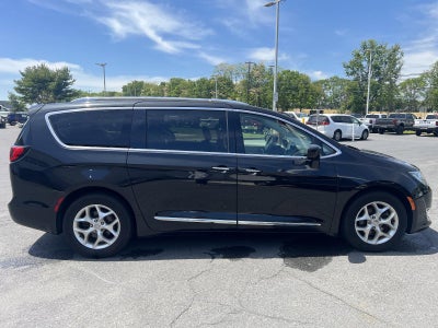 2018 Chrysler Pacifica Touring L Plus FWD