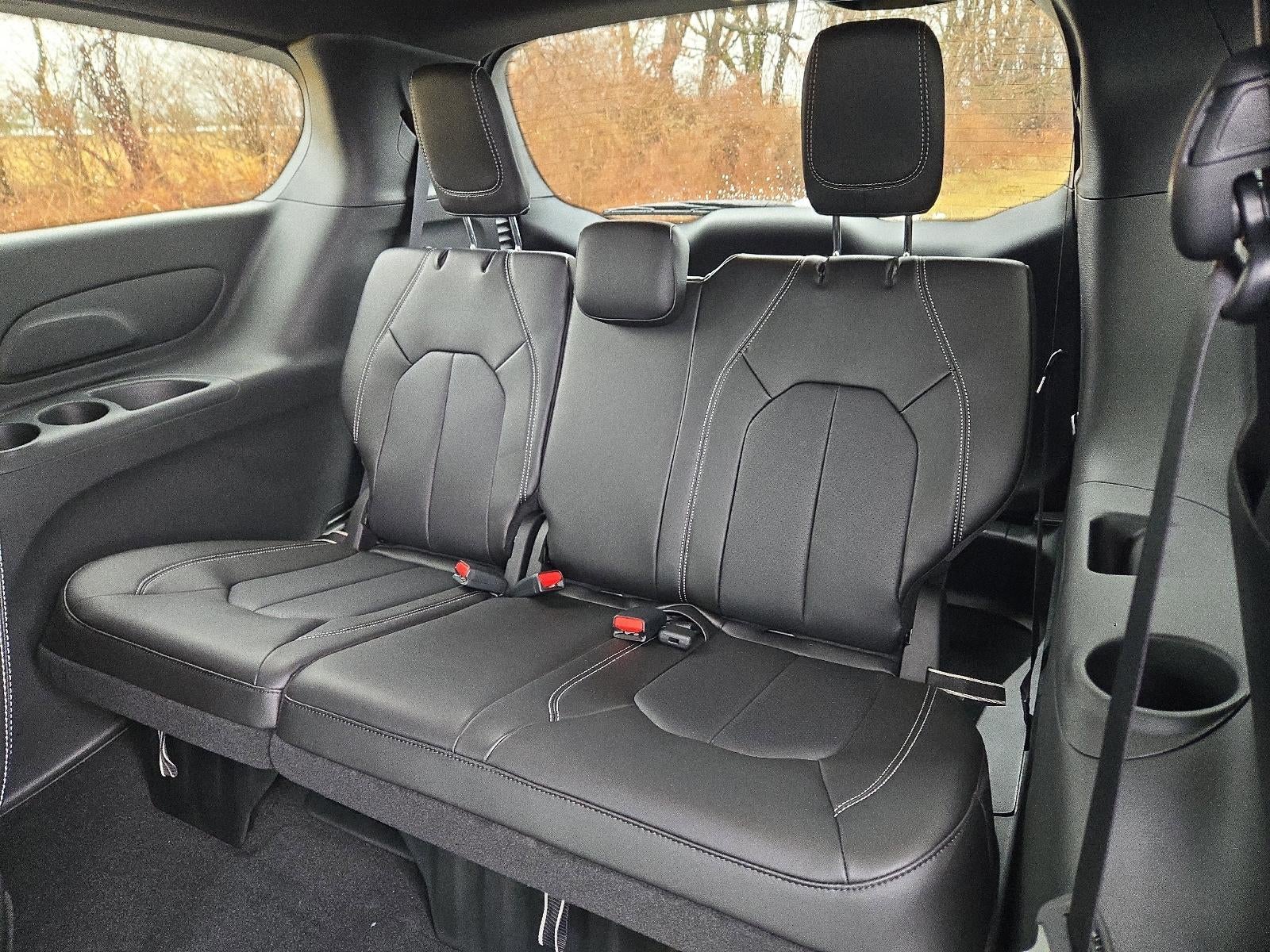 2026 Chrysler Pacifica Select AWD