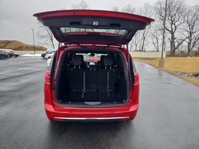 2026 Chrysler Pacifica Select AWD