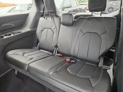 2027 Chrysler Pacifica Select AWD
