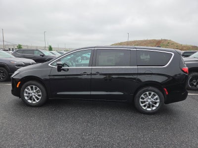2027 Chrysler Pacifica Select AWD