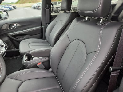 2027 Chrysler Pacifica Select AWD