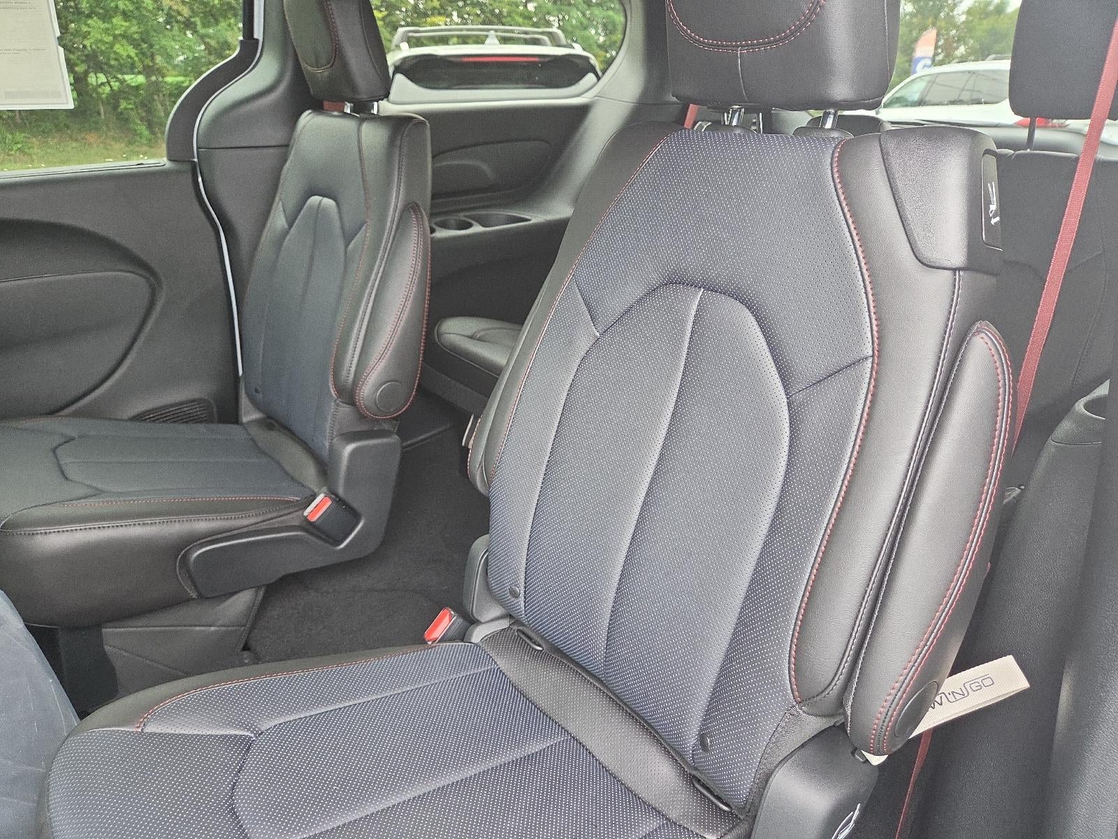 2027 Chrysler Pacifica Select AWD