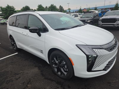 2027 Chrysler Pacifica Select AWD