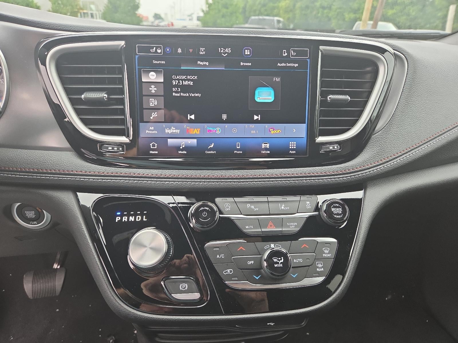 2027 Chrysler Pacifica Select AWD