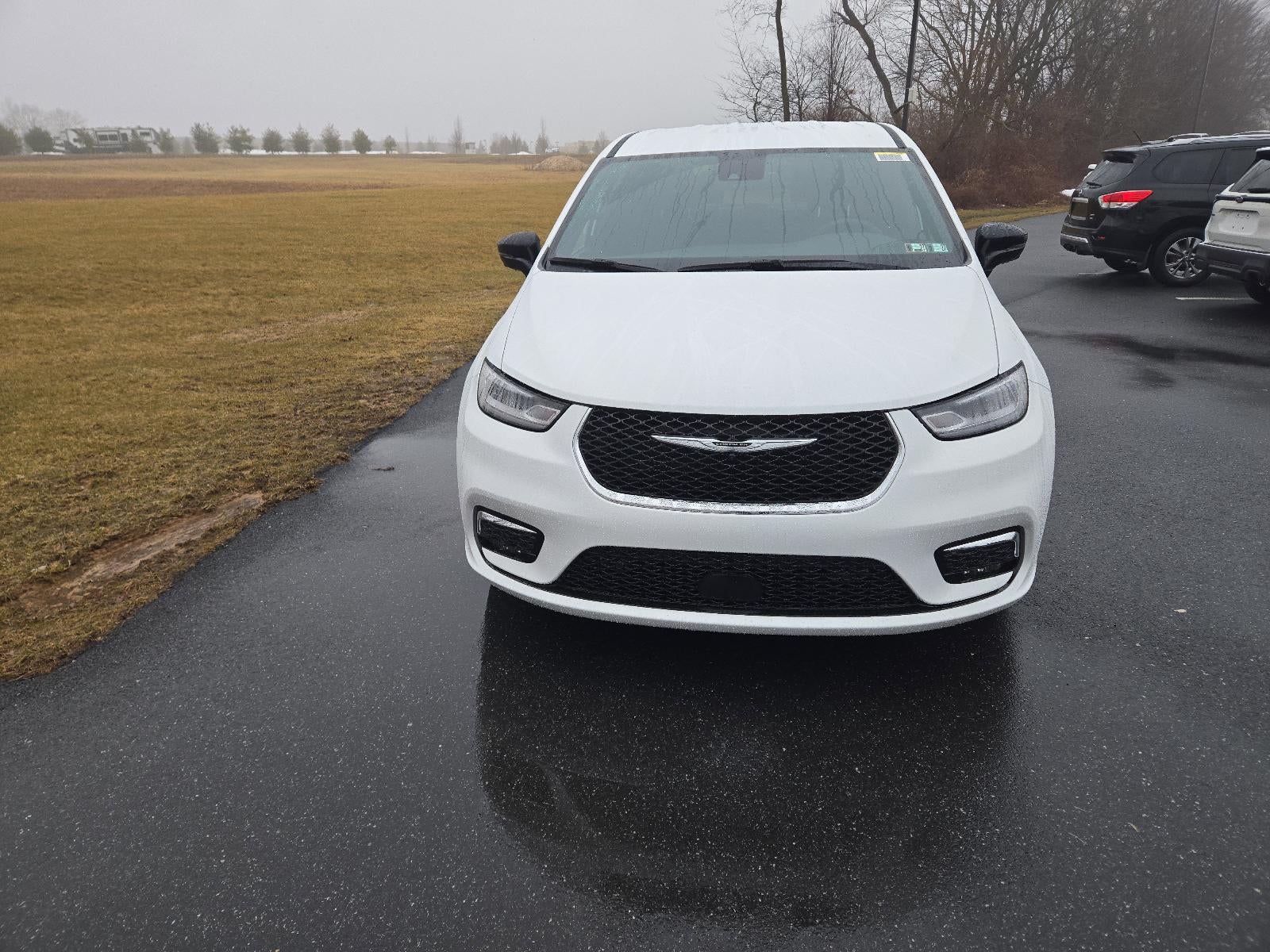 2026 Chrysler Pacifica Select AWD