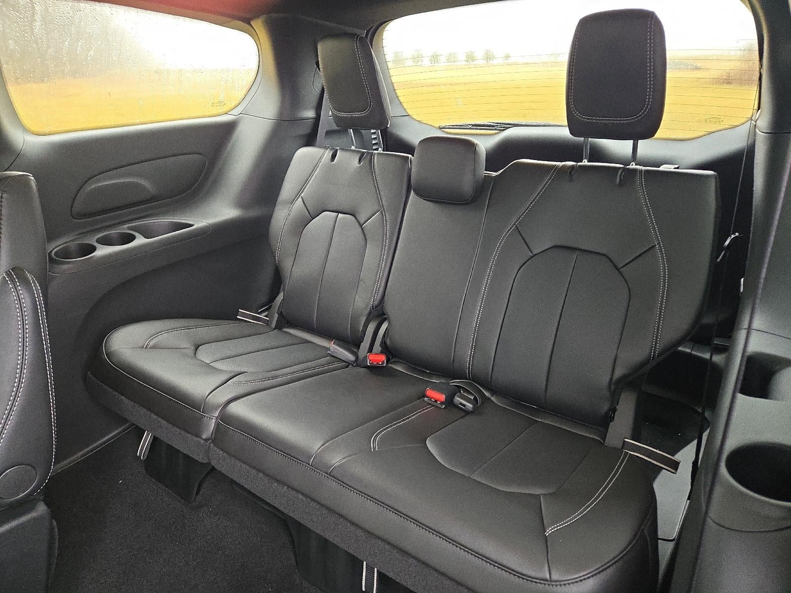 2026 Chrysler Pacifica Select AWD