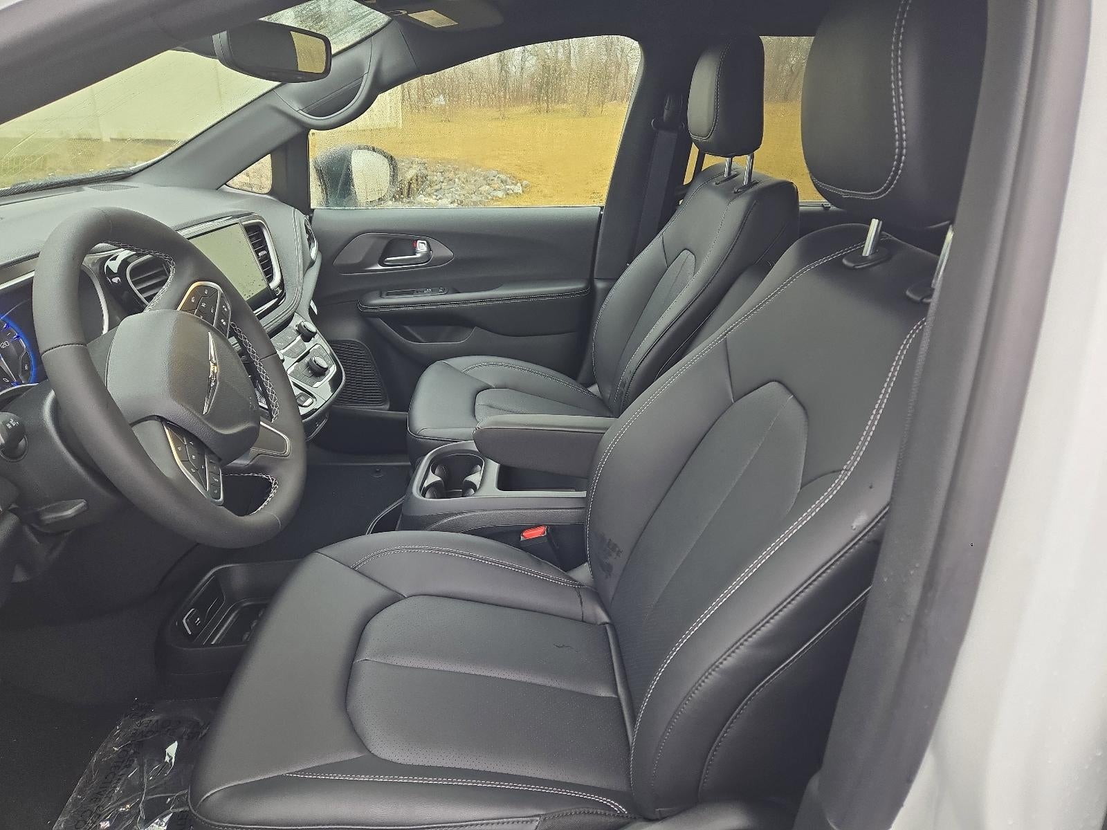 2026 Chrysler Pacifica Select AWD