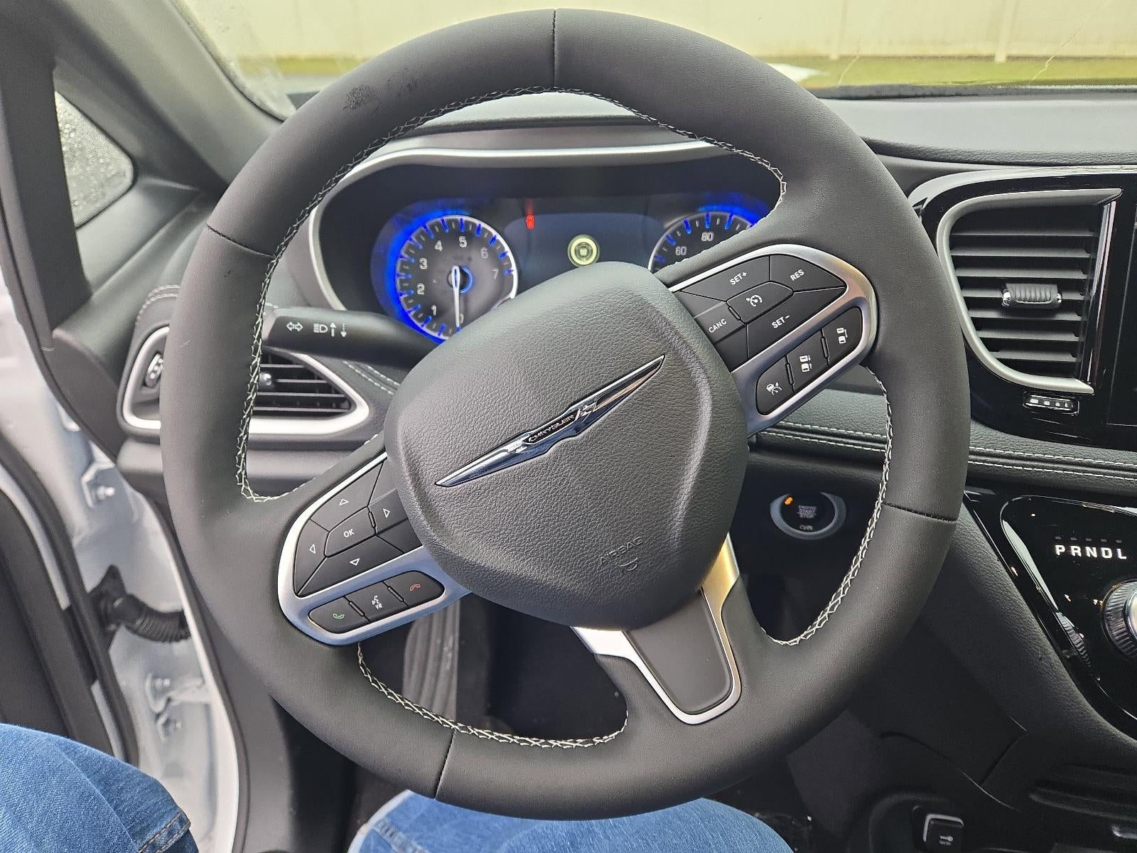 2026 Chrysler Pacifica Select AWD