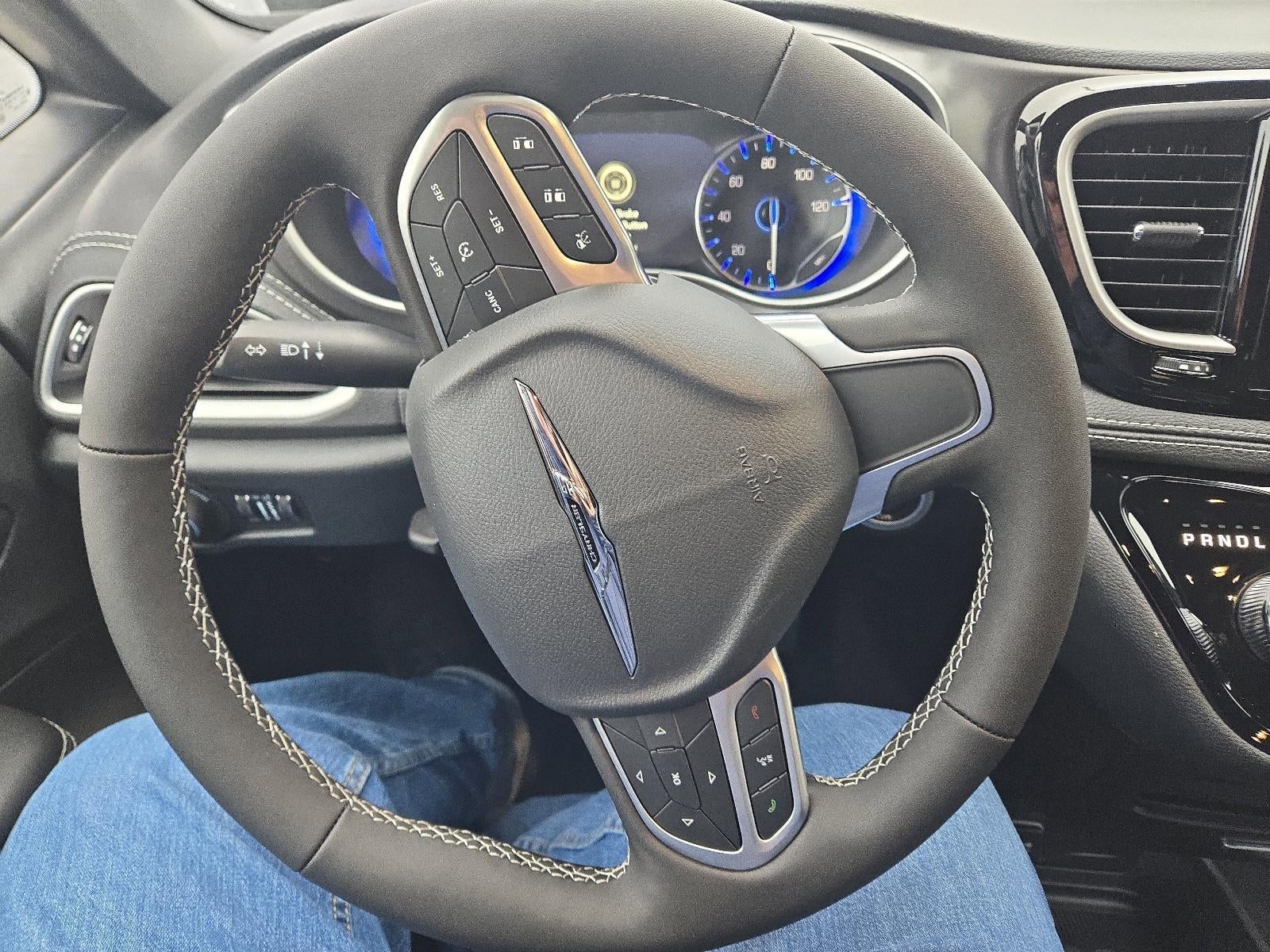 2026 Chrysler Pacifica Select AWD