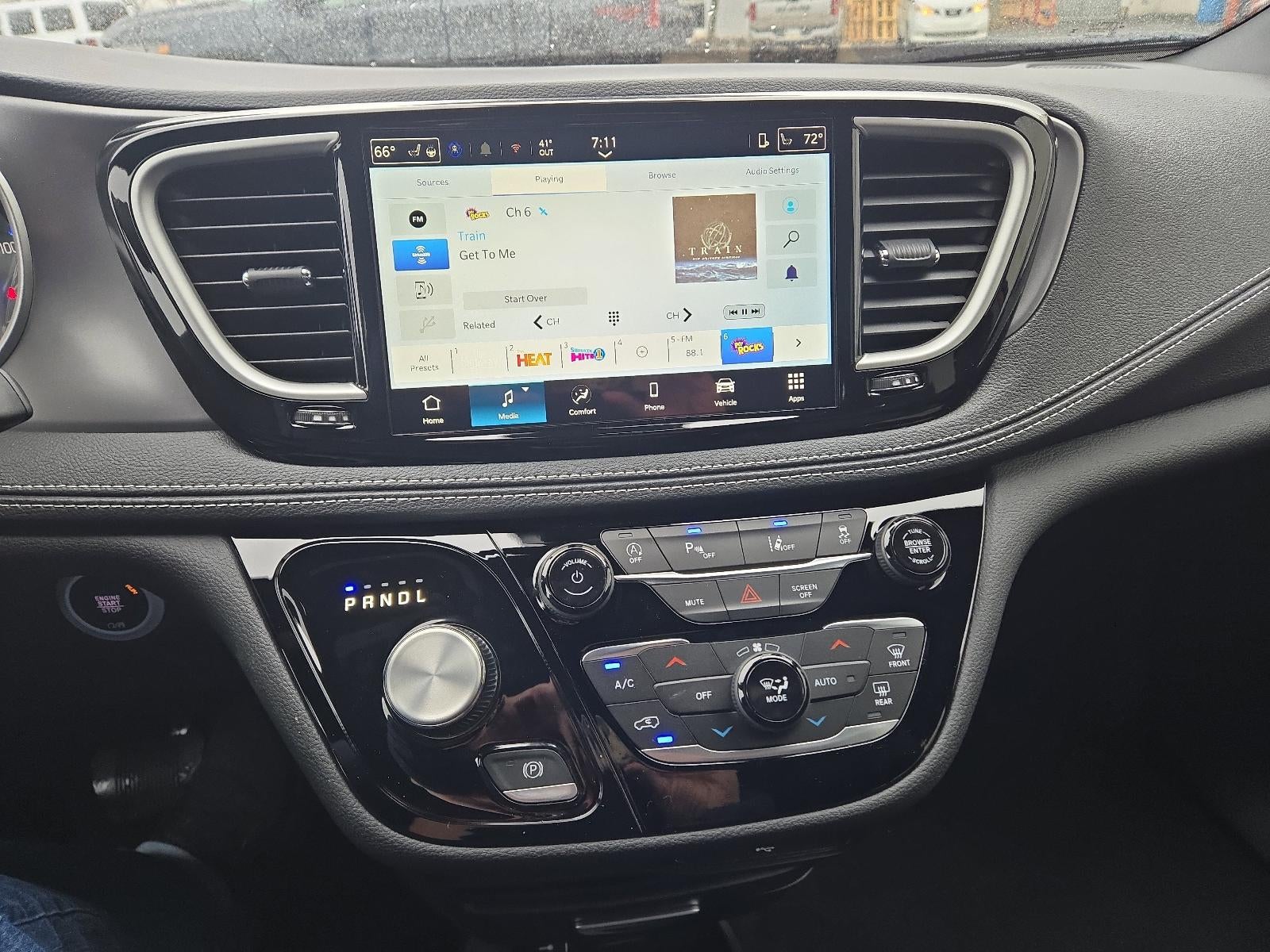 2026 Chrysler Pacifica Select AWD