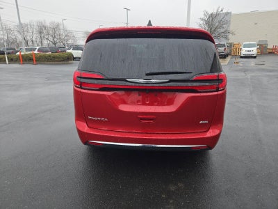 2026 Chrysler Pacifica Select AWD