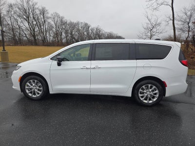 2026 Chrysler Pacifica Select AWD