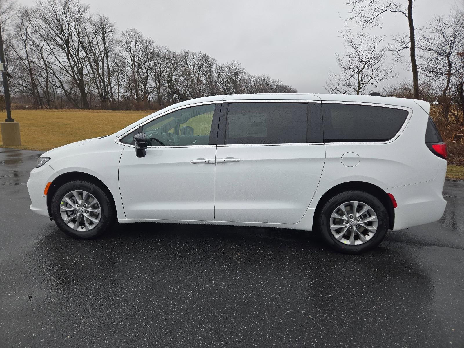 2026 Chrysler Pacifica Select AWD