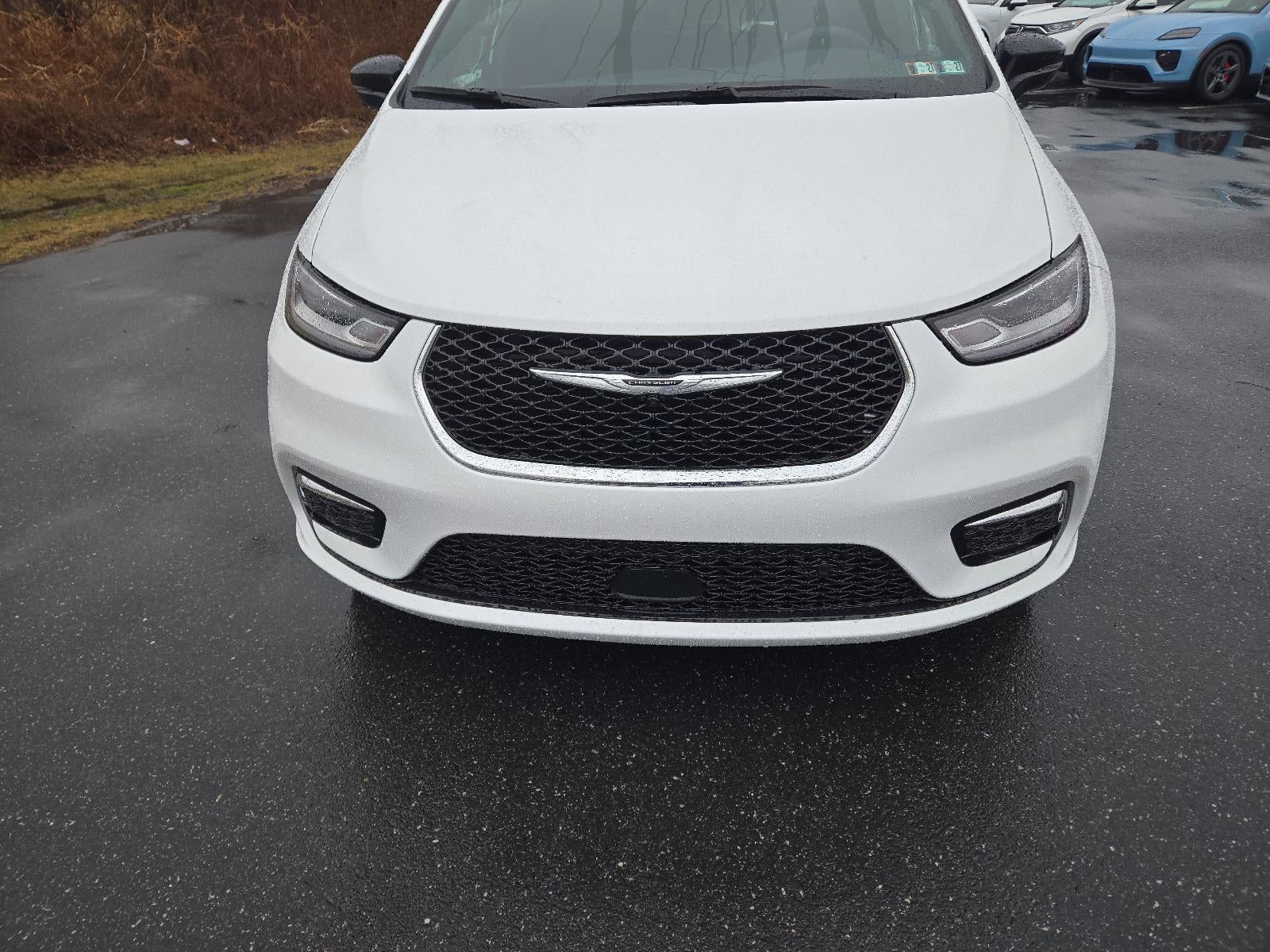 2026 Chrysler Pacifica Select AWD