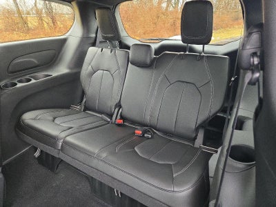 2026 Chrysler Pacifica Select AWD