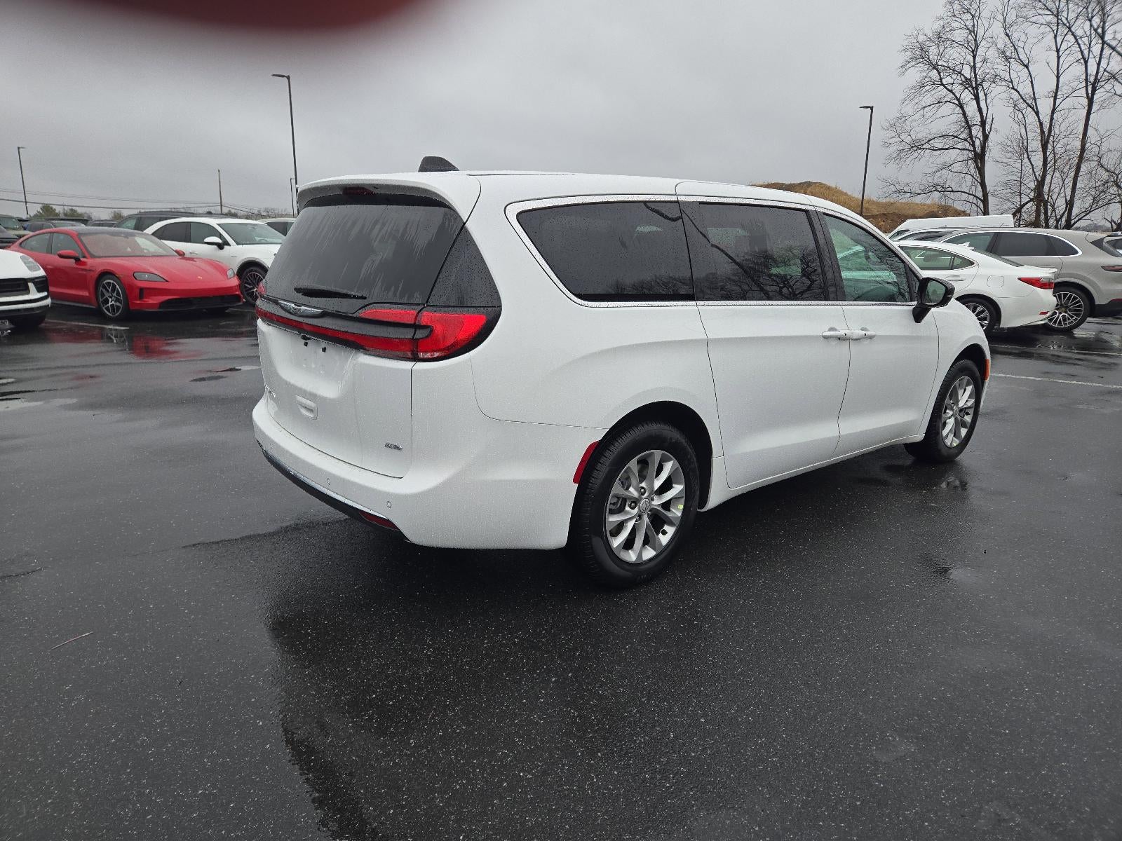 2026 Chrysler Pacifica Select AWD