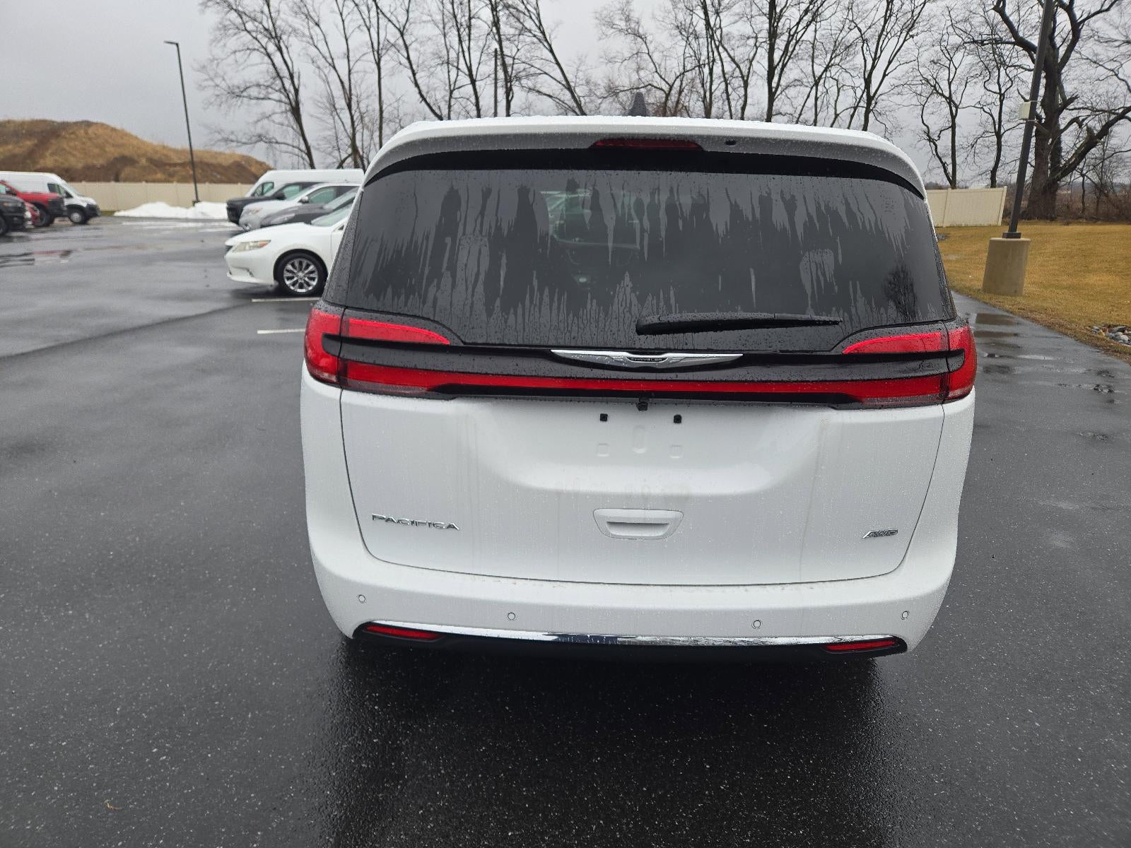 2026 Chrysler Pacifica Select AWD