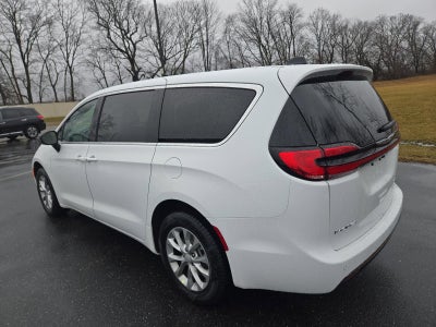2026 Chrysler Pacifica Select AWD