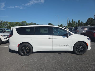 2027 Chrysler Pacifica Select AWD