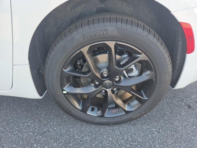 2027 Chrysler Pacifica Select AWD