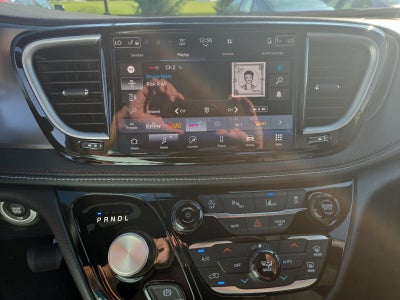 2027 Chrysler Pacifica Select AWD