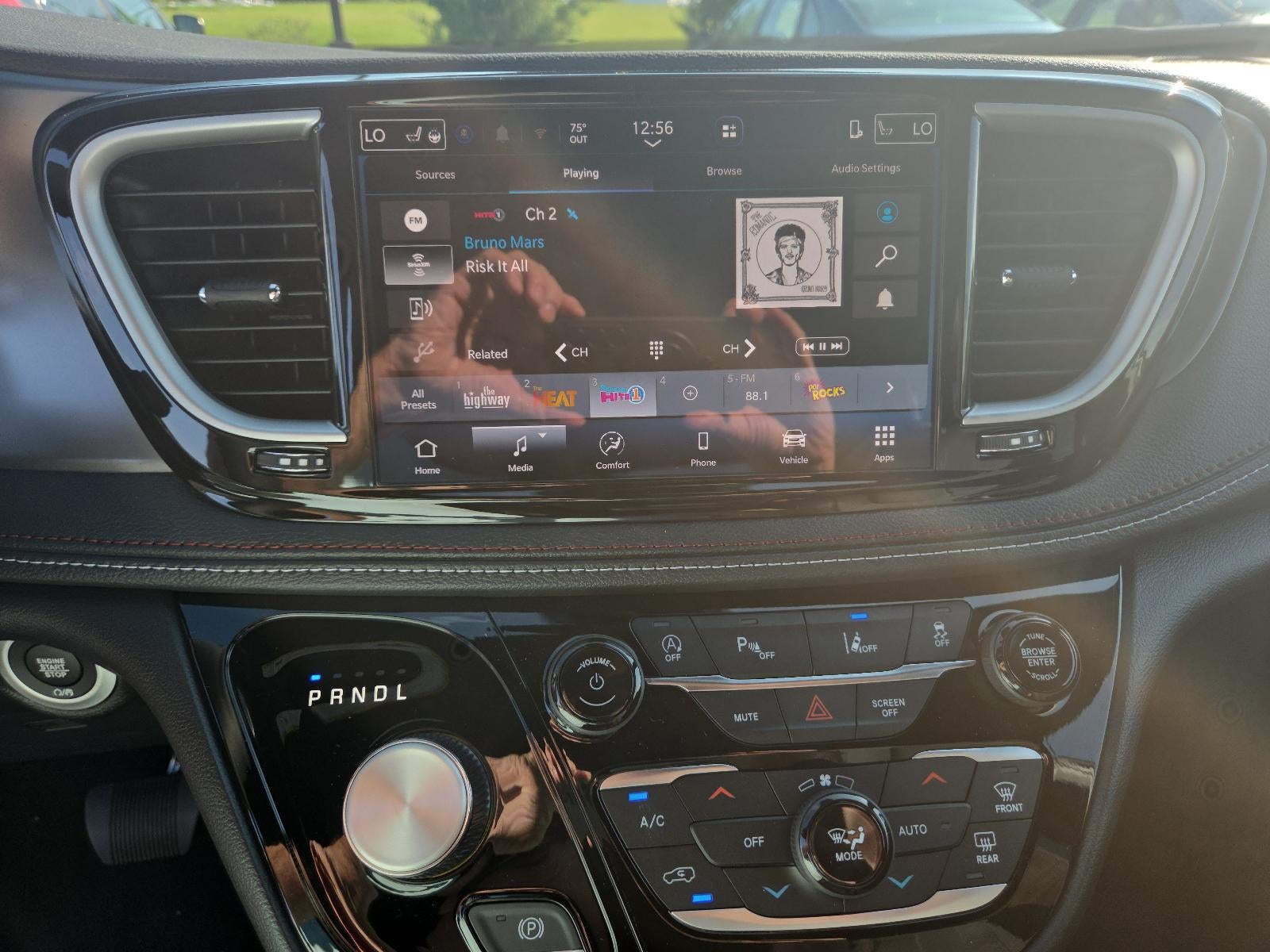 2027 Chrysler Pacifica Select AWD