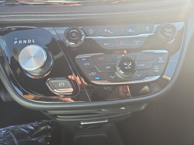 2027 Chrysler Pacifica Select AWD