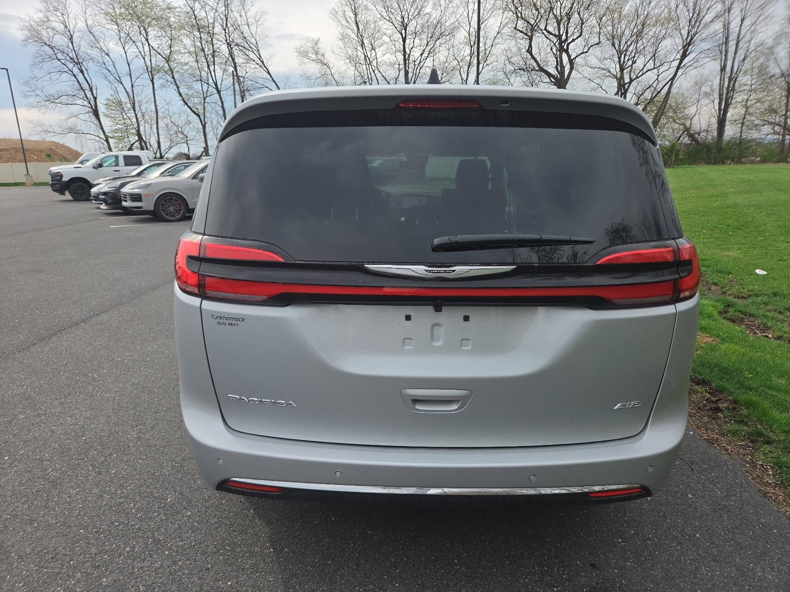 2026 Chrysler Pacifica Select AWD