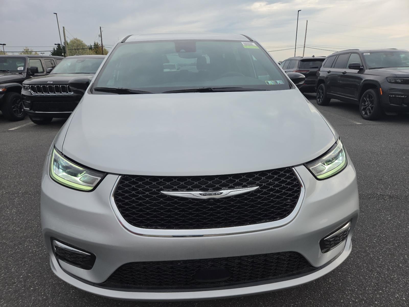 2026 Chrysler Pacifica Select AWD