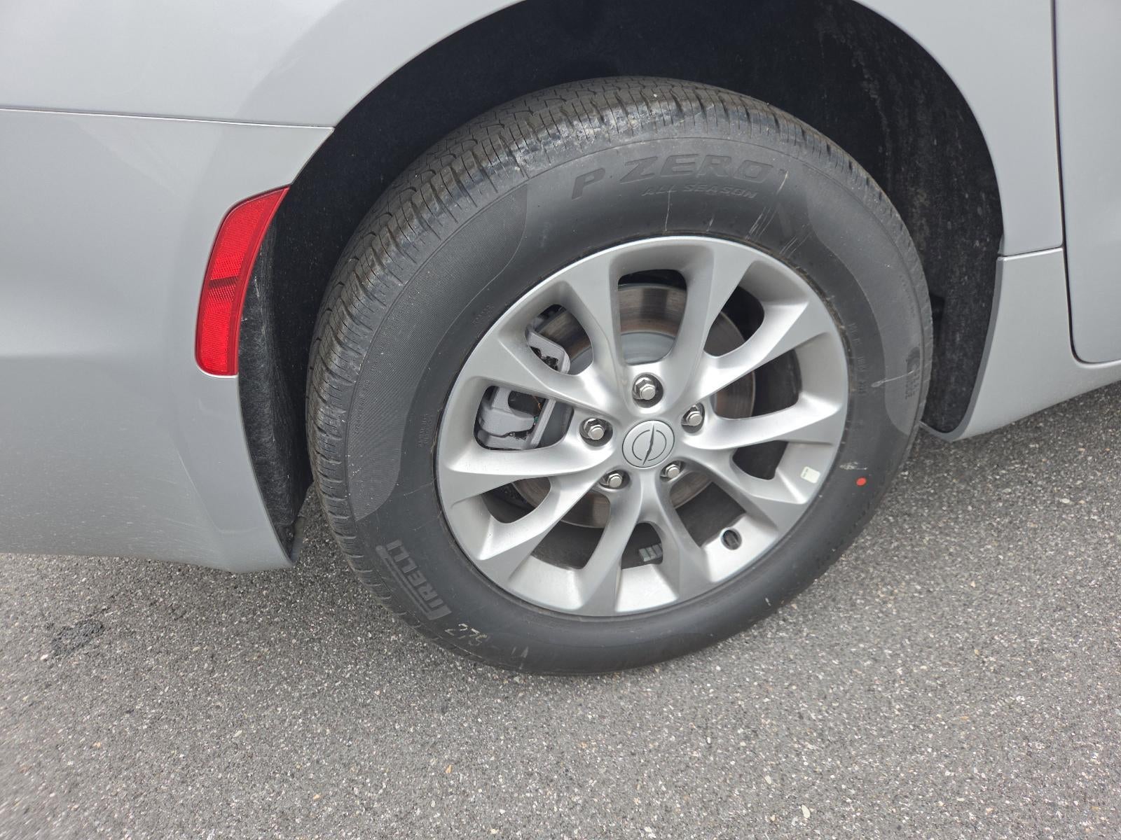 2026 Chrysler Pacifica Select AWD