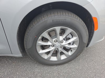 2026 Chrysler Pacifica Select AWD