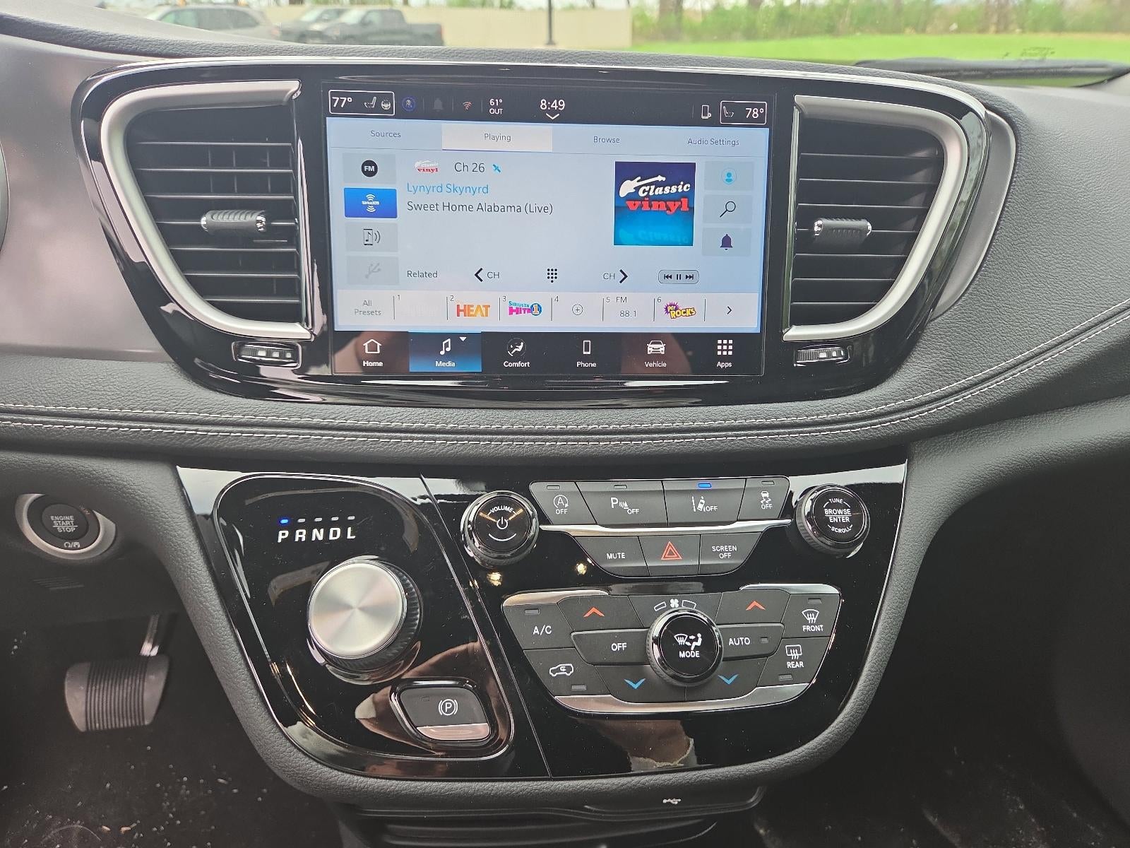 2026 Chrysler Pacifica Select AWD