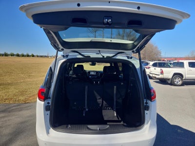 2026 Chrysler Pacifica Select AWD