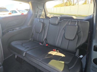 2026 Chrysler Pacifica Select AWD