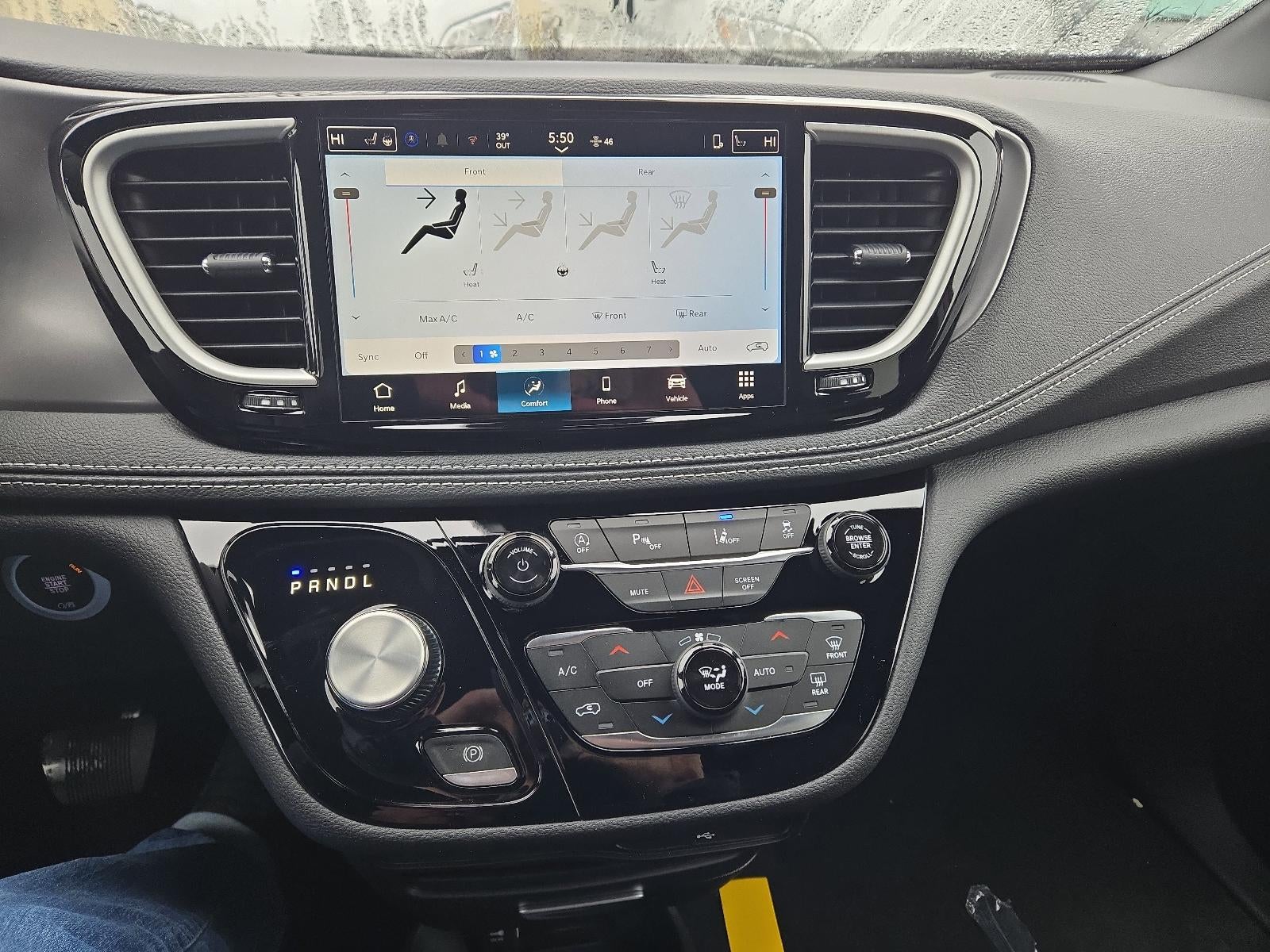 2026 Chrysler Pacifica Select AWD