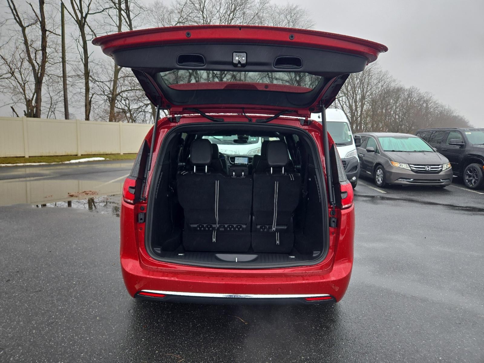 2026 Chrysler Pacifica Select AWD