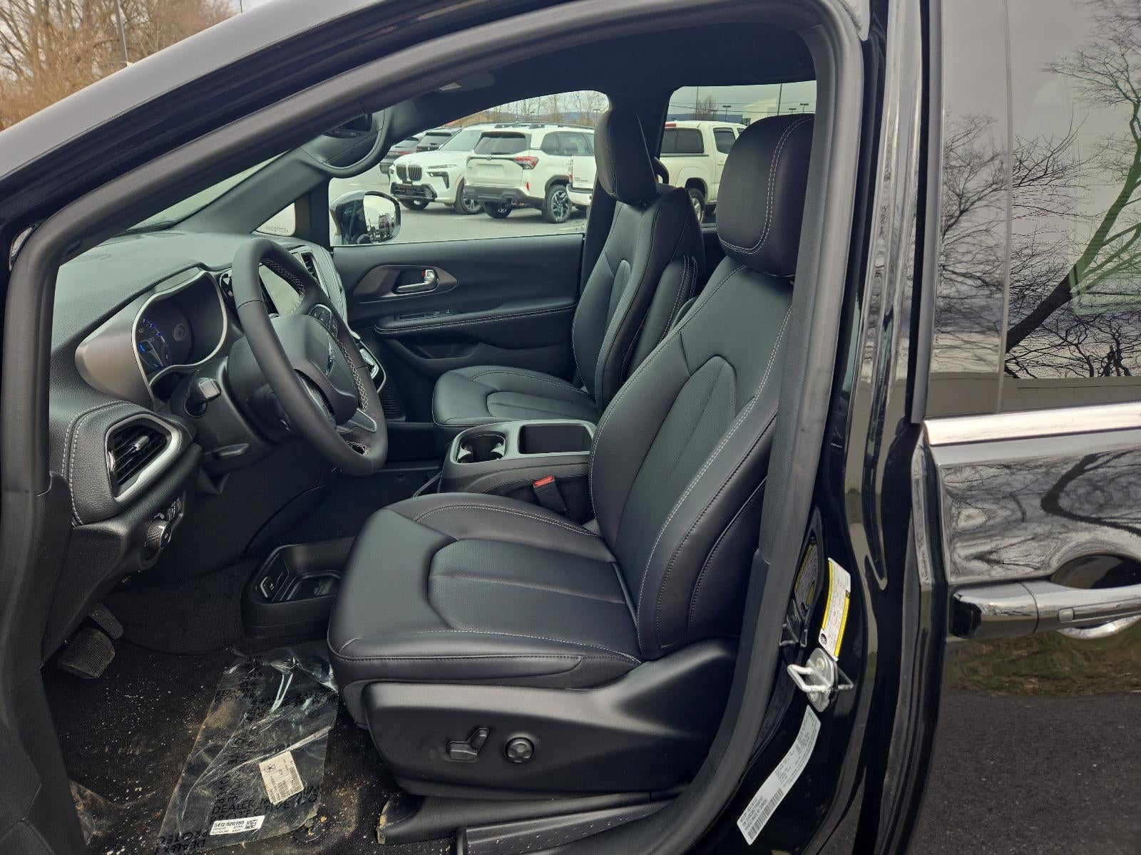 2026 Chrysler Pacifica Select AWD